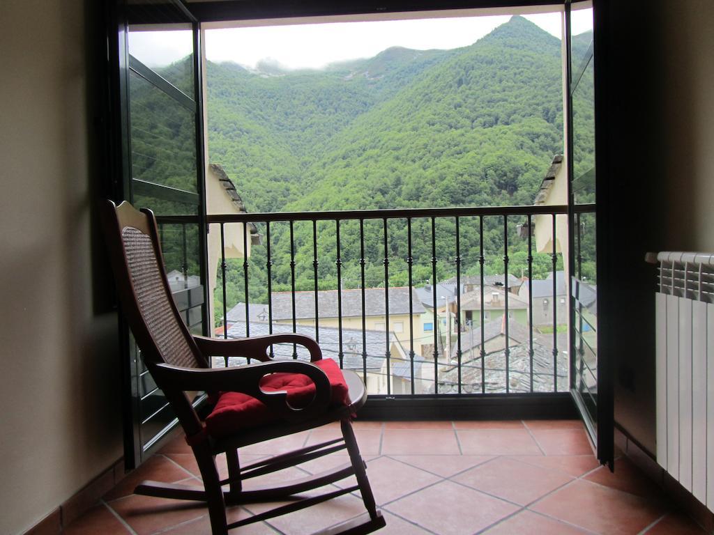 Apartamentos Rurales Casa Baltasar Monasterio De Hermo Værelse billede