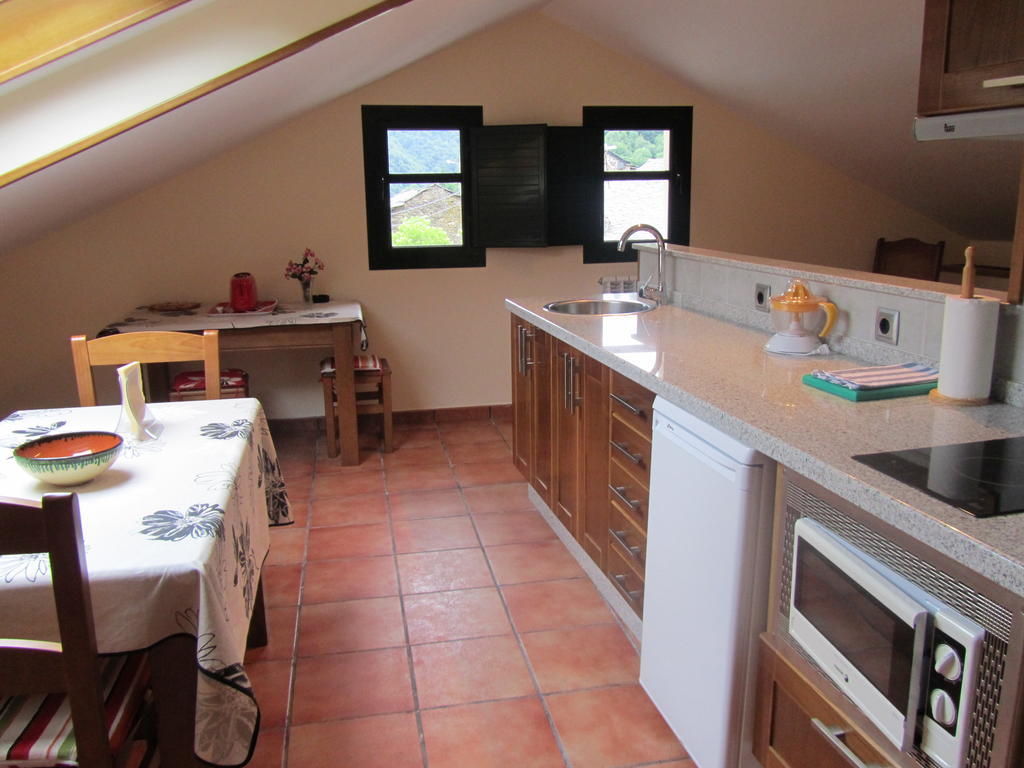 Apartamentos Rurales Casa Baltasar Monasterio De Hermo Værelse billede