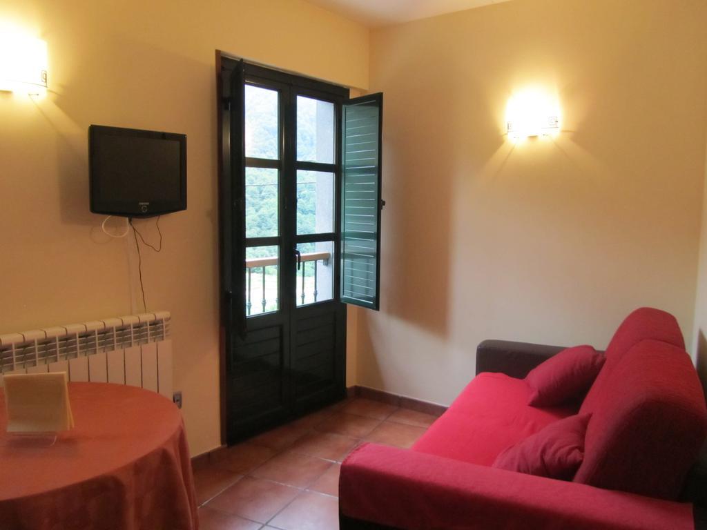 Apartamentos Rurales Casa Baltasar Monasterio De Hermo Eksteriør billede