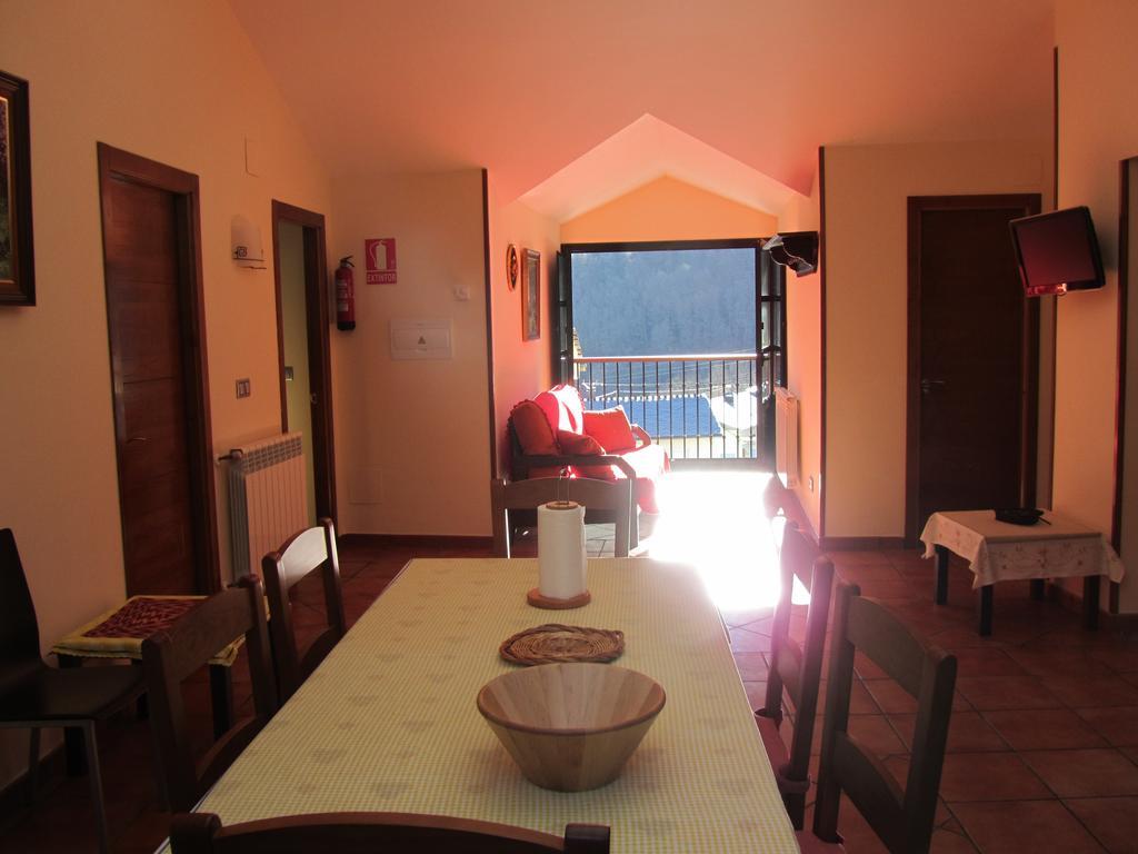 Apartamentos Rurales Casa Baltasar Monasterio De Hermo Eksteriør billede