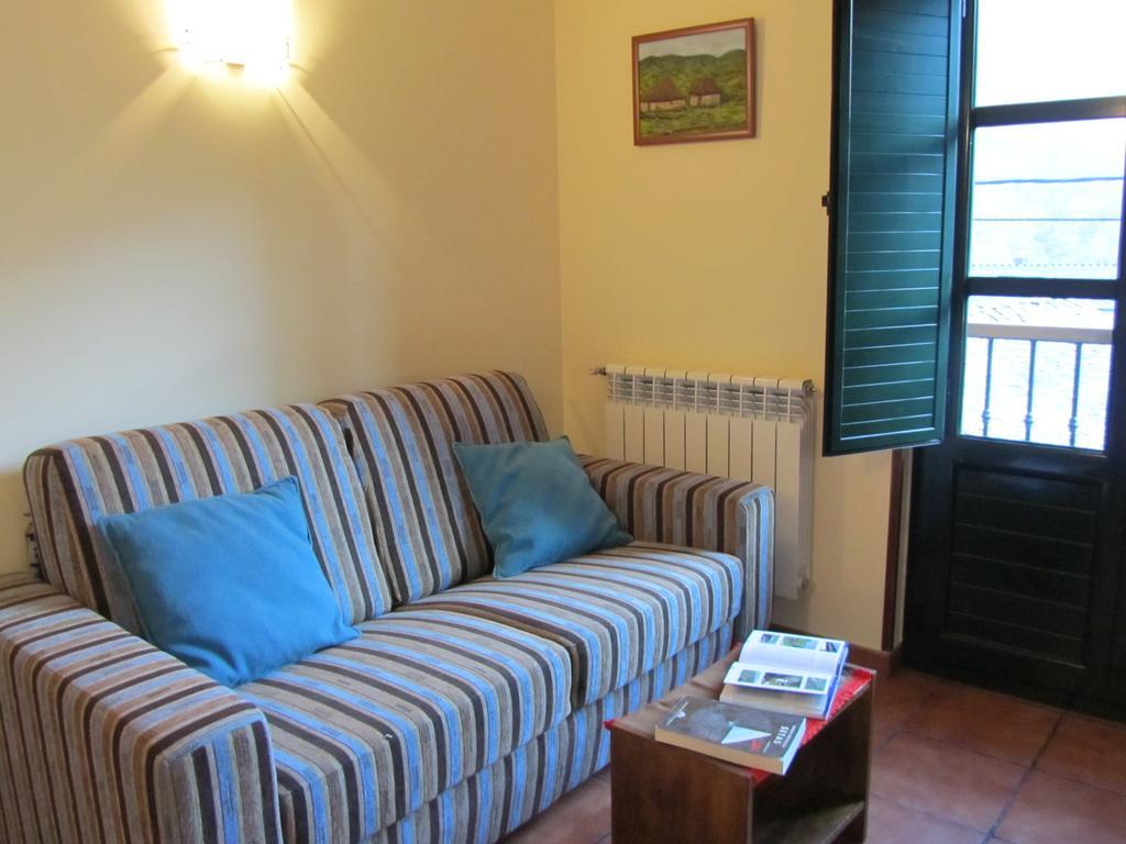 Apartamentos Rurales Casa Baltasar Monasterio De Hermo Eksteriør billede