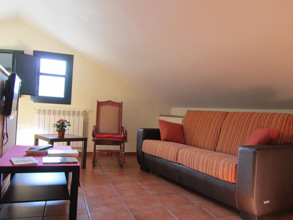Apartamentos Rurales Casa Baltasar Monasterio De Hermo Eksteriør billede