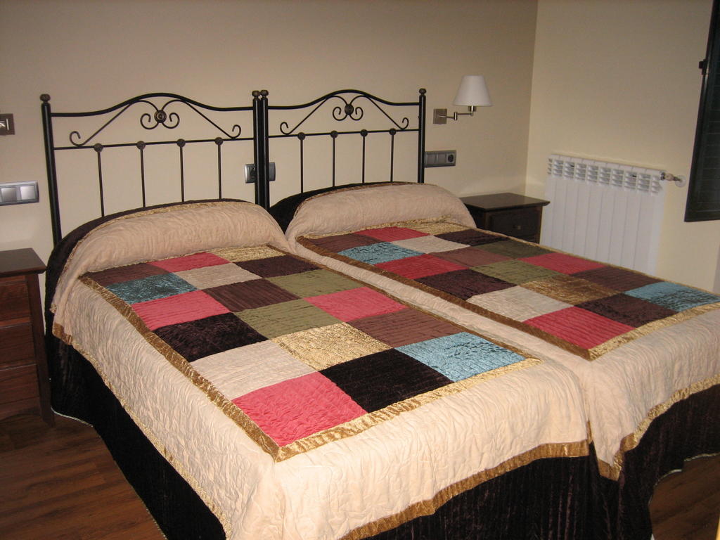 Apartamentos Rurales Casa Baltasar Monasterio De Hermo Eksteriør billede